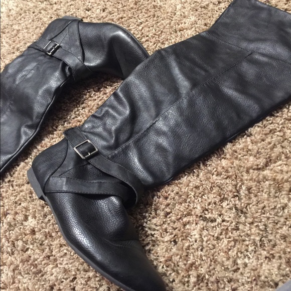 Over the knee boots - Picture 1 of 2